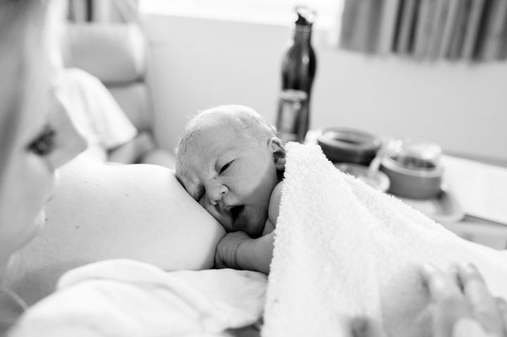 fresh newborn birth photo